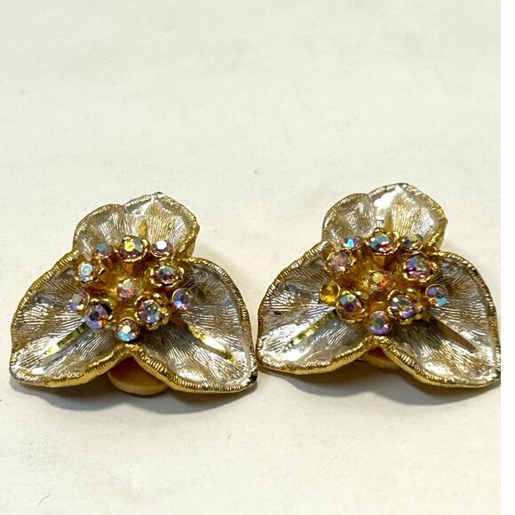 Vintage BSK Poinsettia/Orchid Brooch Earring Set - Picture 3 of 8